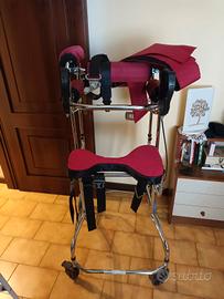 Deambularore ascellare per riabilitazione motoria