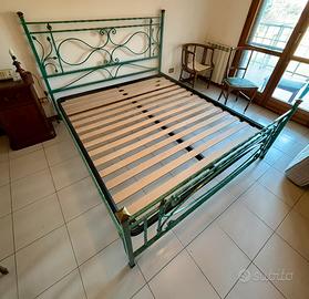 Letto matrimoniale in ferro battuto + rete a doghe