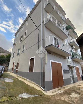 2 LOCALI A GIFFONI SEI CASALI