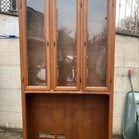 Libreria in legno fatta a mano