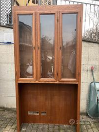 Libreria in legno fatta a mano