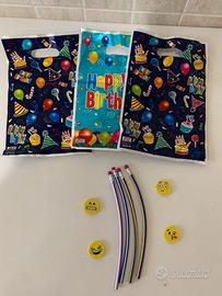 Kit festa formato da 3 sacchetti 4 matite e 5 gom