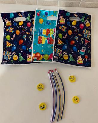 Kit festa formato da 3 sacchetti 4 matite e 5 gom