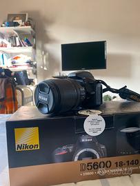 Nikon D5600 +  AF-S DX NIKKOR 18-140 VR