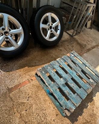 Coppia cerchi Audi 16 ( q2)  originali gommati!
