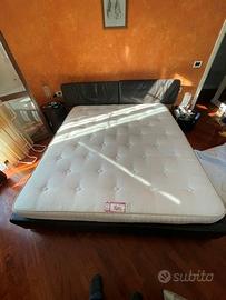 Letto in pelle Molteni