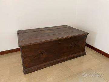 Cassapanca antica in legno massello