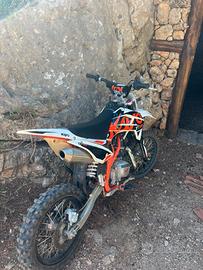 Pit bike
