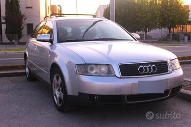 Audi A 4.  2 serie a vendere , 2002