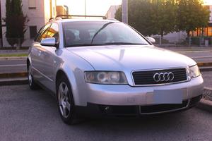 Audi A 4.  2 serie a vendere , 2002