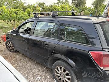 Auto per lavoro e tempo libero.