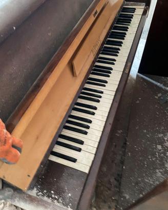 Pianoforte Capman in omaggio