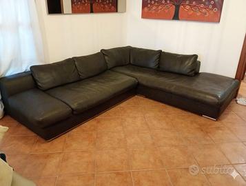Divano angolare in vera pelle Cierre € 1.200