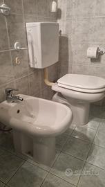 Sanitari, specchio bagno, mobile bagno