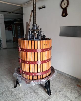 Torchio idraulico e deraspatrice