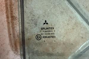 Finestrino anteriore destro pinin pajero 3 porte