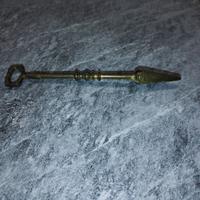 antica trivella in miniatura in ottone 