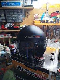 Casco LS2 nero con visiera