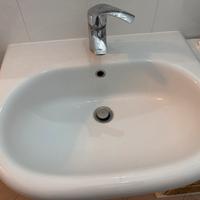 Lavandino bagno sospeso