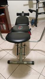 panca per addominali e gambe. 