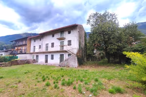 Affascinante rustico circondato dal verde