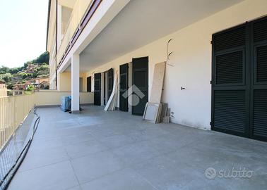 3 LOCALI A CHIAVARI
