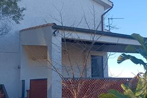 Villa con terreno vista lago