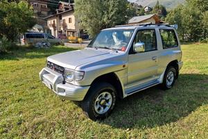 Mitsubishi Pajero 2.5 TDI Metal-top S.S. GLS Targe