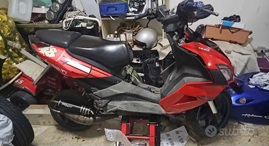 Aprilia sr r 70cc + molti ricambi
