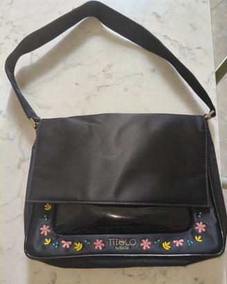 borsa tracolla Titolo by Basile ricamata nera 