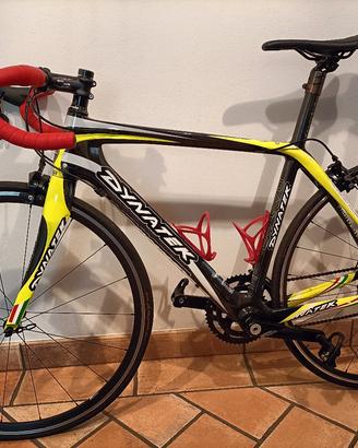 bici strada corsa dynatek in carbonio 