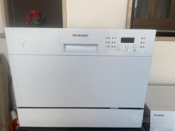 Lavastoviglie compatta da tavolo funzionante