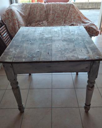 tavolo in legno da restaurare 