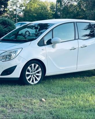 Opel Meriva 1.7 CDTI 110CV B-COLOR PANORAMIC