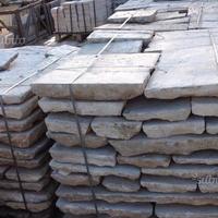 Gradini di pietra e basole di recupero