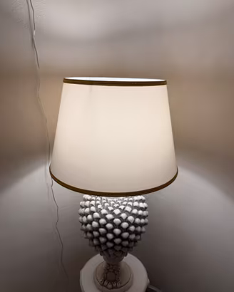 Lampada pigna bianca ceramiche cartagirone