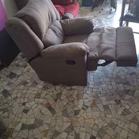 Poltrona Reclinabile con Pediera