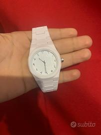 Orologio nuovo moderno