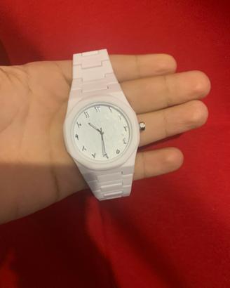 Orologio nuovo moderno