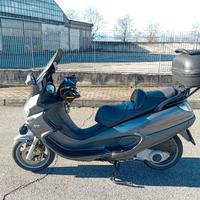 PIAGGIO X9 200