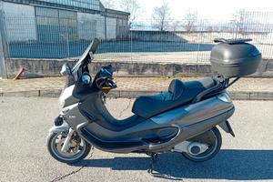 PIAGGIO X9 200