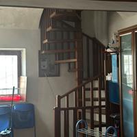 Scala a chiocciola in legno