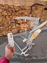 Sollevatore elettrico per anzini e disabili