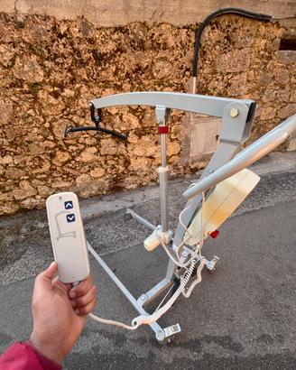 Sollevatore elettrico per anzini e disabili