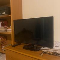TV LG LED 24”