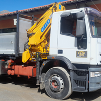 Iveco 190 30 con gru effer 210
