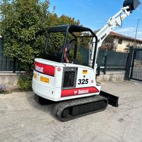 E152 Escavatore 25Q Bobcat 325
