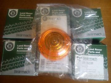 lenti rosse Land Rover Defender