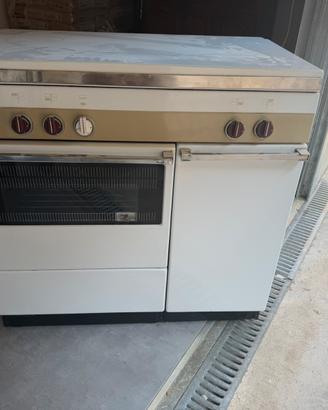 IGNIS 4 Fuochi con Forno a Gas  prezzo trattabile