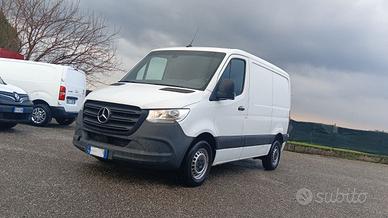 Mercedes-Benz Sprinter 311 cdi pc traz. ant